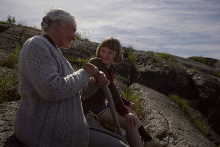 The Summer Book Grandmother Glenn Close Sophia Emily Matthews c Helsinki filmi Photographer Roxana Reiss 02